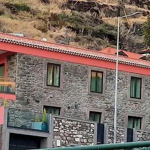  Vakantiehuis Chale Esmeralda - Charming In Calheta